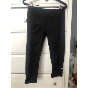 Lululemon Black Cropped Leggings - Size 6